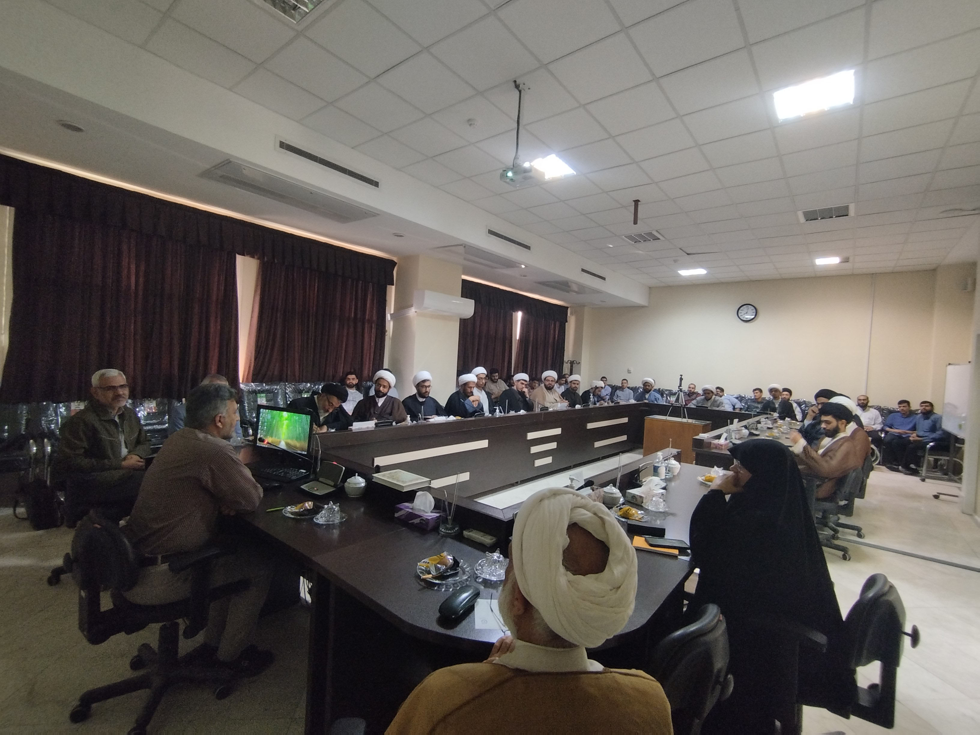 جلسه مشترک گروه تعلیم و تربیت اسلامی پژوهشکده با گروه علوم تربیتی مؤسسه آموزشی و پژوهشی امام خمینی (ره)