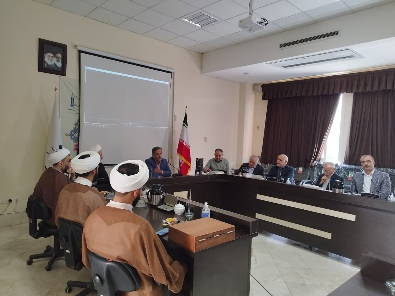 جلسه مشترک گروه مدیریت پژوهشکده با گروه مدیریت مؤسسه آموزشی و پژوهشی امام خمینی (ره)